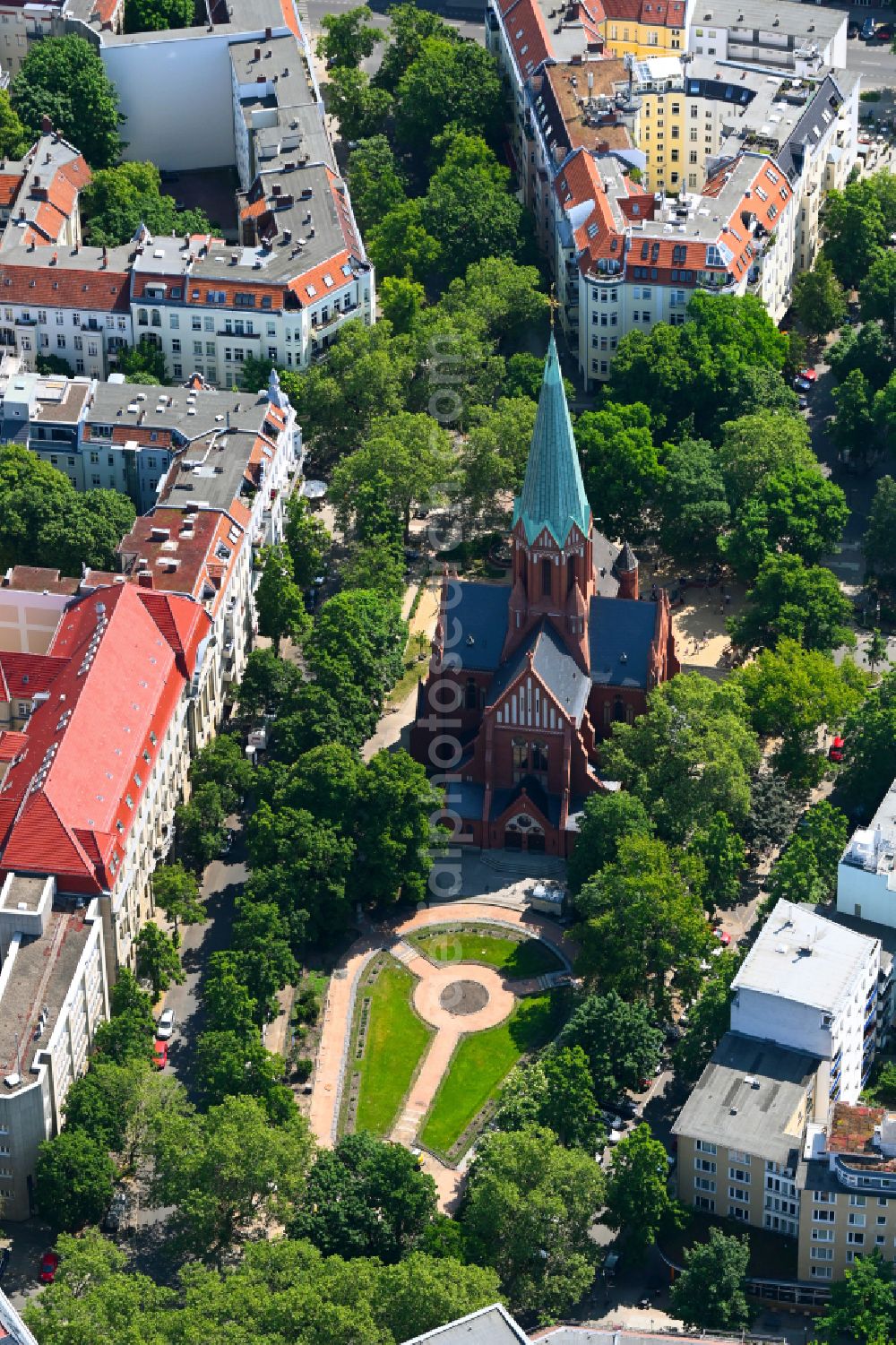 Aerial image Berlin - Church building Sankt Ludwig Kirche on Ludwigkirchplatz in the district Charlottenburg-Wilmersdorf in Berlin, Germany
