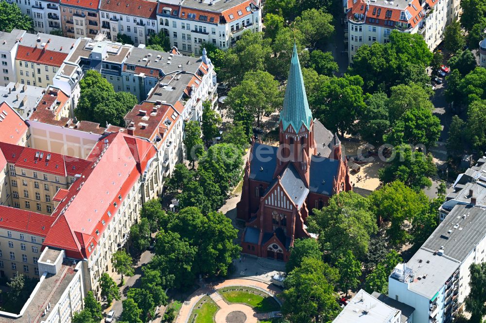 Aerial photograph Berlin - Church building Sankt Ludwig Kirche on Ludwigkirchplatz in the district Charlottenburg-Wilmersdorf in Berlin, Germany