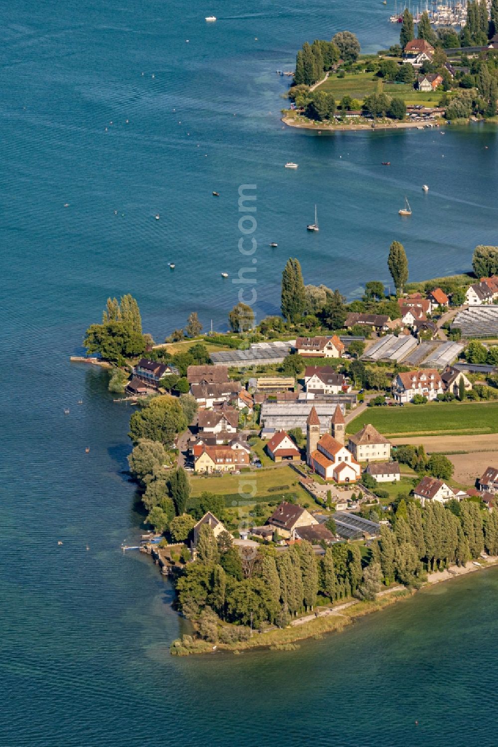 Reichenau from the bird's eye view: Church building Sankt Peter and Paul on Eginostrasse in Reichenau in the state Baden-Wuerttemberg, Germany