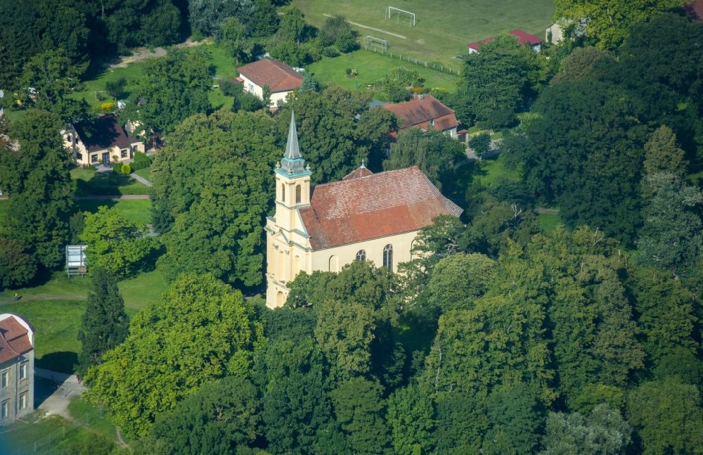 Ivenack from the bird's eye view: Church building of Schlosskirche in Ivenack in the state Mecklenburg - Western Pomerania, Germany