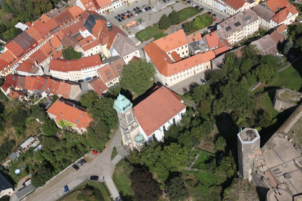 Aerial image Stolpen - Church building in Stadtkirche Old Town- center of downtown in Stolpen in the state Saxony, Germany