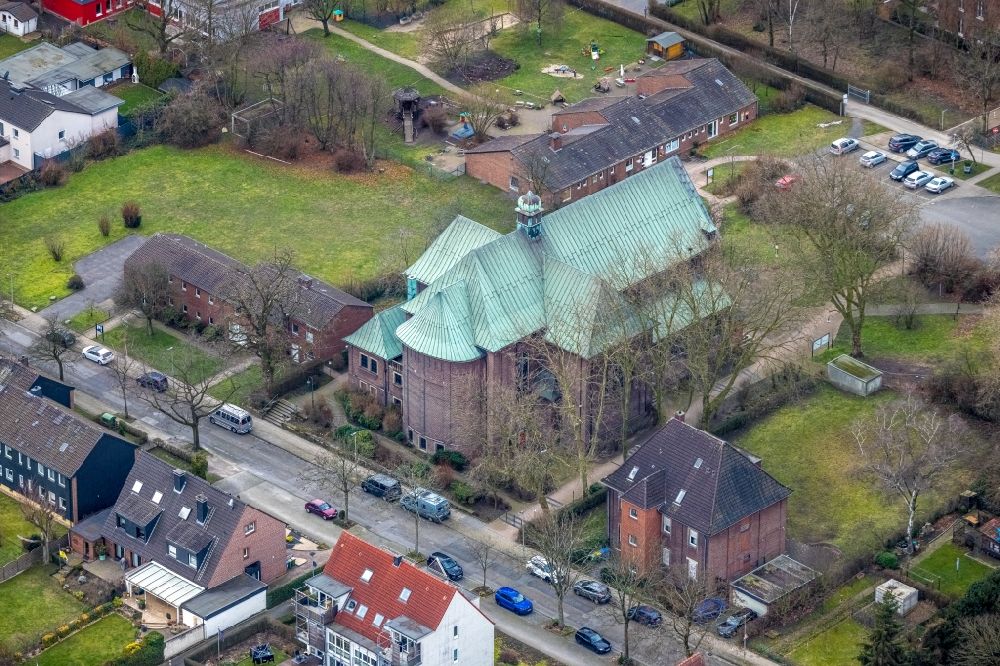 Aerial image Oberhausen - Church building St.Marien Rothebusch an der Leutweinstrasse in Oberhausen at Ruhrgebiet in the state North Rhine-Westphalia, Germany