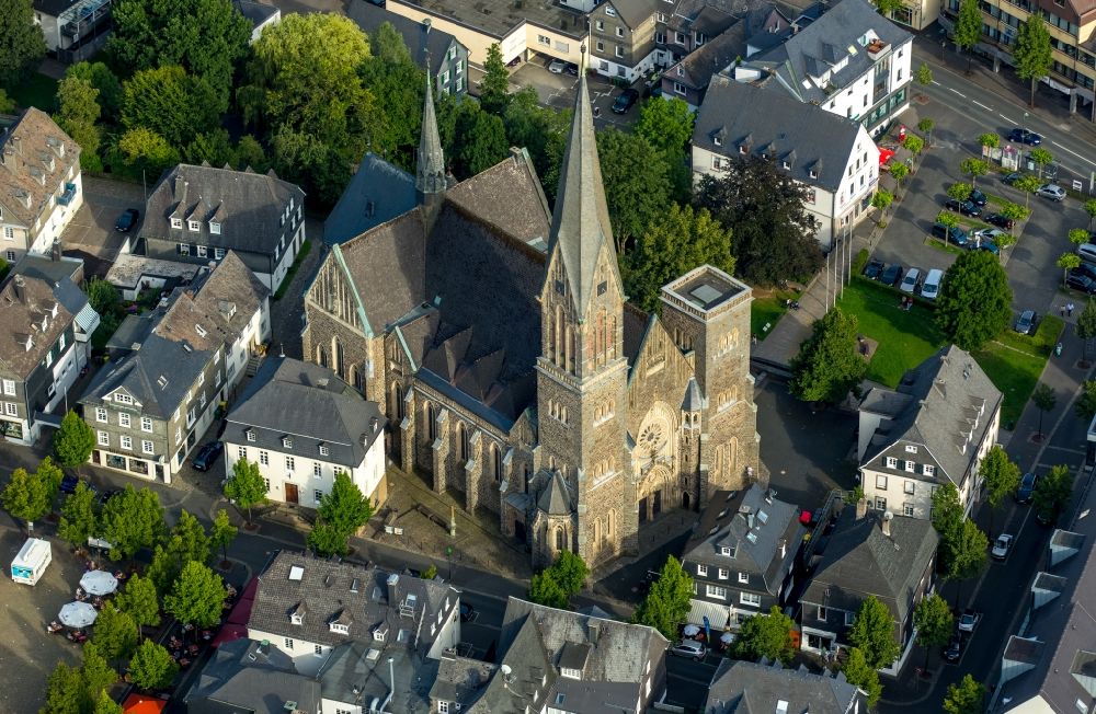 Olpe from the bird's eye view: Church building of St.Martinuskirche Old Town- center of downtown in Olpe in the state North Rhine-Westphalia