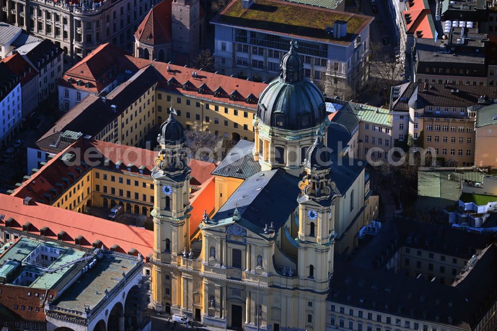 München from the bird's eye view: Church building in the Theatinerkirche also Catholic Collegiate Church of St. Cajetan called in Munich in Bavaria