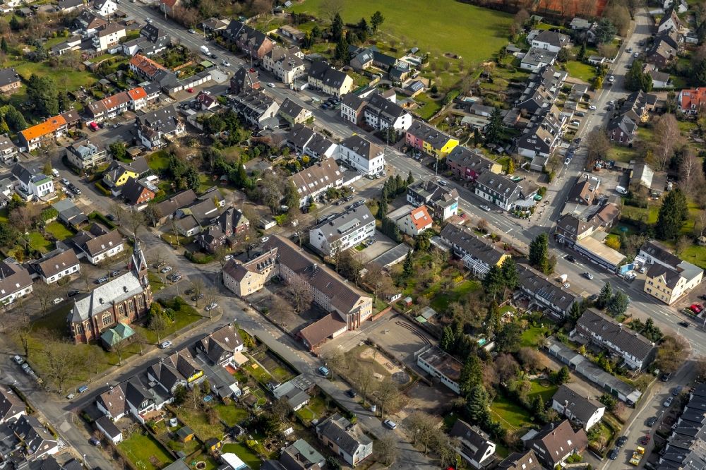 Aerial photograph Selbeck - Church building of the St. Theresa of Avila and the community elementary school on the Kastanienallee in Selbeck in the federal state of North Rhine-Westphalia, Germany