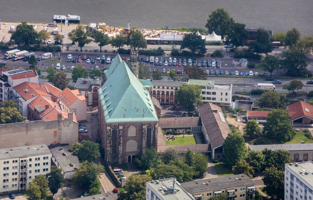 Magdeburg from the bird's eye view: Church building Wallonerkirche aMagdeburg on Neustaedter Strasse in the district Altstadt in Magdeburg in the state Saxony-Anhalt, Germany