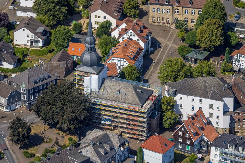 Sprockhövel from the bird's eye view: Church building of the Zwiebelturmkirche in the town center of Sprockhoevel in the state of North Rhine-Westphalia