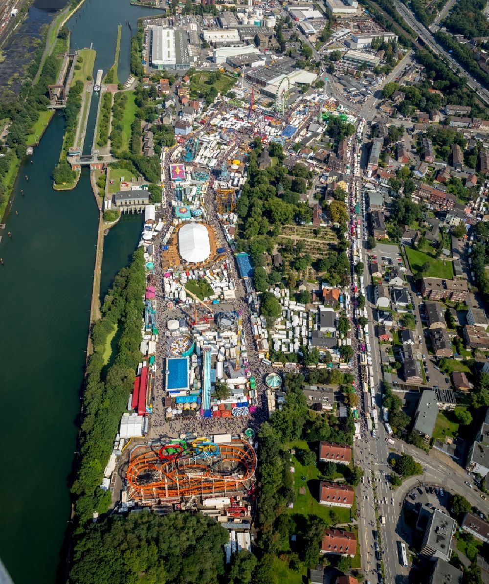 Aerial image Herne - Fair - event location at festival Cranger Kirmes in the district Cranger in Herne in the state North Rhine-Westphalia, Germany