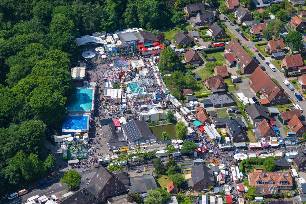 Aerial photograph Buxtehude - Fair - event location at festival Pfingstmarkt Neukloster in Buxtehude in the state Lower Saxony, Germany