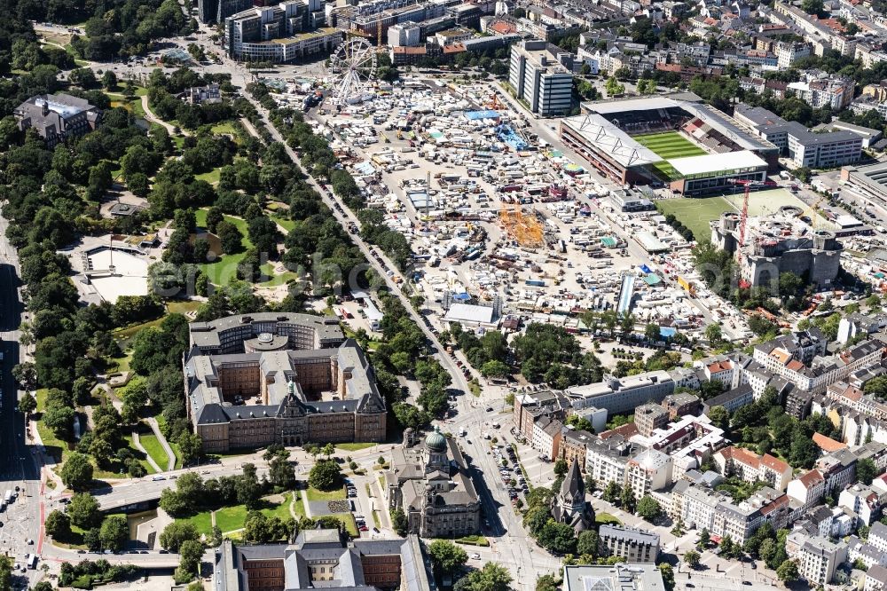 Aerial photograph Hamburg - Fair location Heiligengeistfeld of Hamburger Dom festival and exhibition and congress center Hamburg in the Karolinenviertel neighborhood in Hamburg, Germany