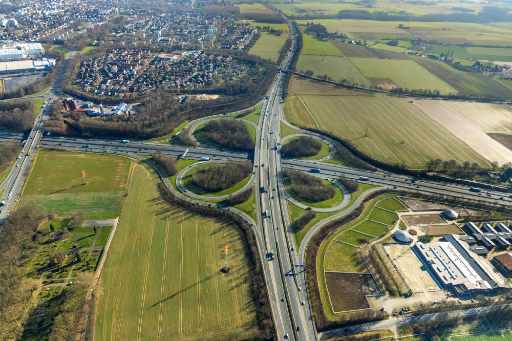 Unna from above - Traffic flow at the intersection- motorway A4 , A1 Kreuz Dortmund/Unna in form of cloverleaf in Unna at Ruhrgebiet in the state North Rhine-Westphalia, Germany