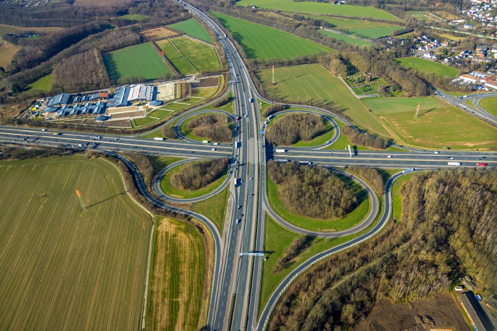 Unna from above - Traffic flow at the intersection- motorway A4 , A1 Kreuz Dortmund/Unna in form of cloverleaf in Unna at Ruhrgebiet in the state North Rhine-Westphalia, Germany