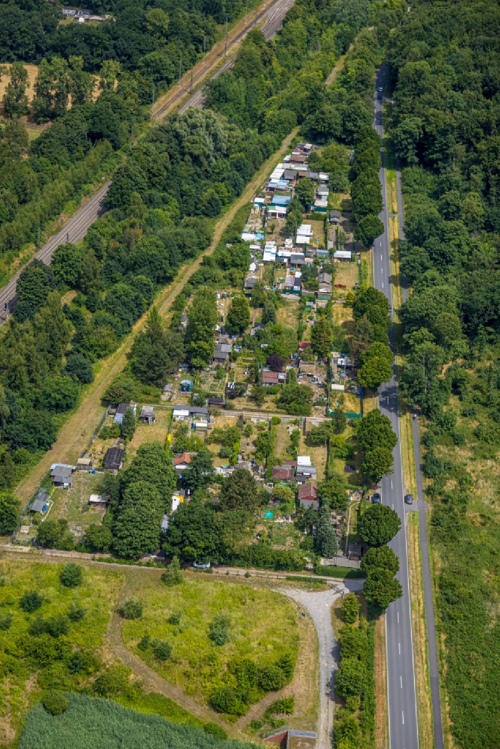 Castrop-Rauxel from the bird's eye view: Allotment gardens and cottage settlement on street Victorstrasse in Castrop-Rauxel at Ruhrgebiet in the state North Rhine-Westphalia, Germany