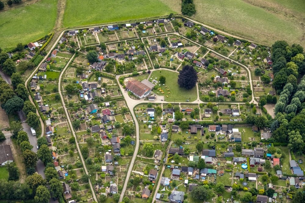 Aerial image Schwerte - Allotment gardens and cottage settlement Im Reiche of Wassers in the district Villigst in Schwerte at Ruhrgebiet in the state North Rhine-Westphalia, Germany