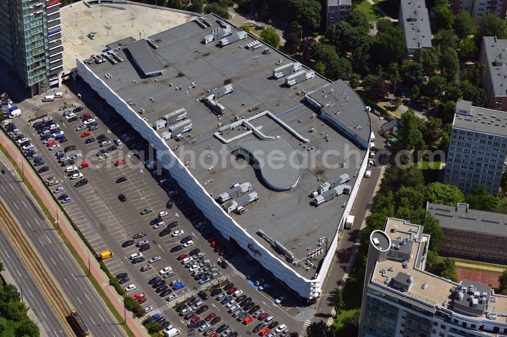 Aerial photograph Warschau - Klif Shopping Center in downtown Warsaw in Poland. The fashion shopping mall is located on Okopowa Street opposite the Jewish cemetery, one of the largest in Europe. The mall includes several restaurants and a parking lot