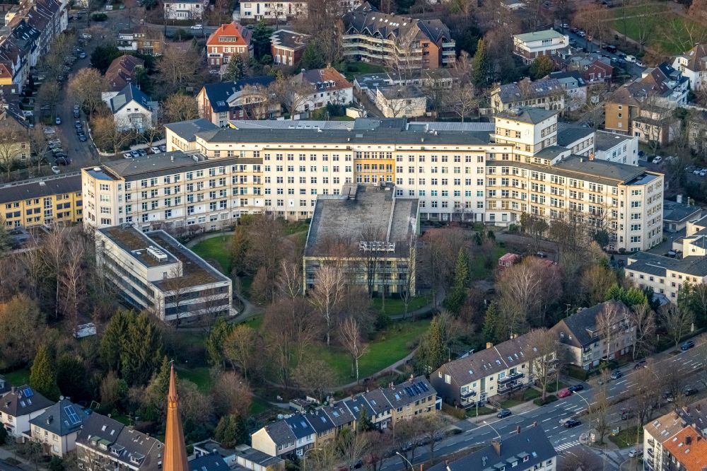 Aerial photograph Essen - Clinic grounds of the hospital Evang. Huyssens-Stiftung Essen-Huttrop on Henricistrasse in the district Huttrop in Essen in the state North Rhine-Westphalia, Germany