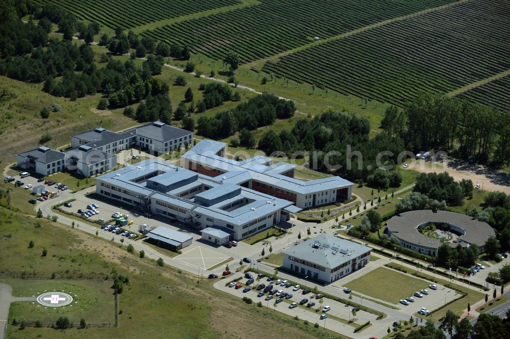 Aerial image Neustrelitz - Clinic of the hospital grounds DRK-Krankenhaus Mecklenburg Strelitz gGmbH in Neustrelitz in the state Mecklenburg - Western Pomerania