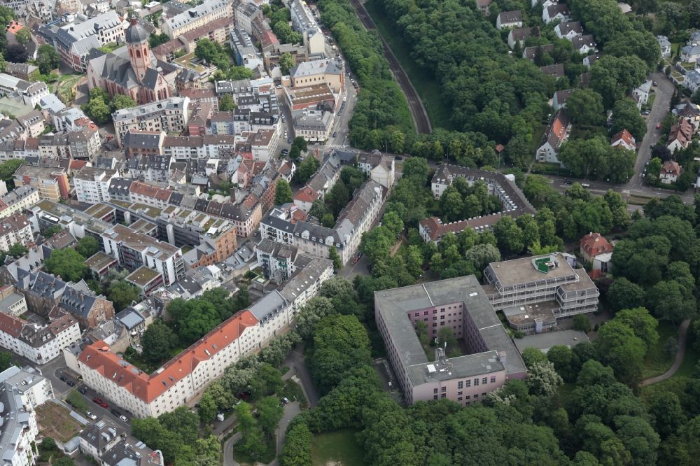 Aerial image Mainz - Hospital grounds of the University medicine of the Johannes Gutenberg University Mainz, Clinic Forensic ambulance, Institute of Forensic Medicine, investigation body for blood alcohol in Mainz in the state Rhineland-Palatinate, Germany,