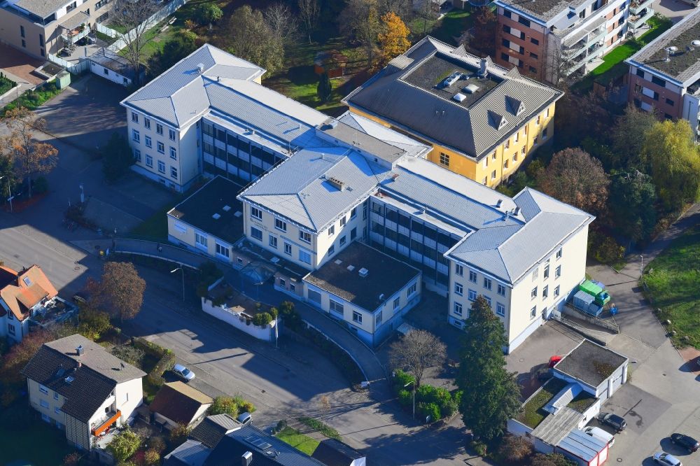 Schopfheim from the bird's eye view: Hospital grounds of the Clinic Kreiskrankenhaus Schopfheim in Schopfheim in the state Baden-Wuerttemberg, Germany