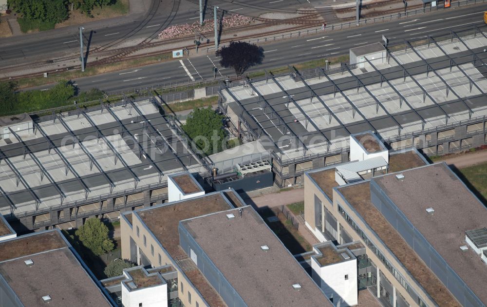 Aerial photograph Erfurt - Unused new parking garage with dilapidated ramp in the clinic grounds of the hospital Helios Klinikum Erfurt in the Andreasvorstadt district of Erfurt in the federal state of Thuringia, Germany