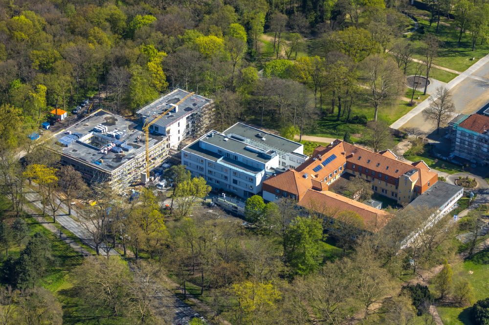Aerial photograph Hamm - Hospital grounds of the hospital Competence Center for Outpatient Pain Medicine in the Clinic for Manual Therapy on the street Ostenallee on street Ostenallee in the district Norddinker in Hamm in the state North Rhine-Westphalia, Germany
