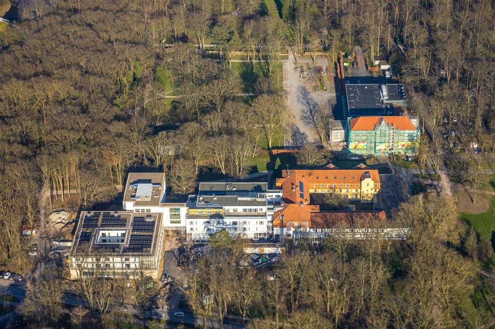 Hamm from the bird's eye view: Hospital grounds of the hospital Competence Center for Outpatient Pain Medicine in the Clinic for Manual Therapy on the street Ostenallee in the district Norddinker in Hamm in the state North Rhine-Westphalia, Germany
