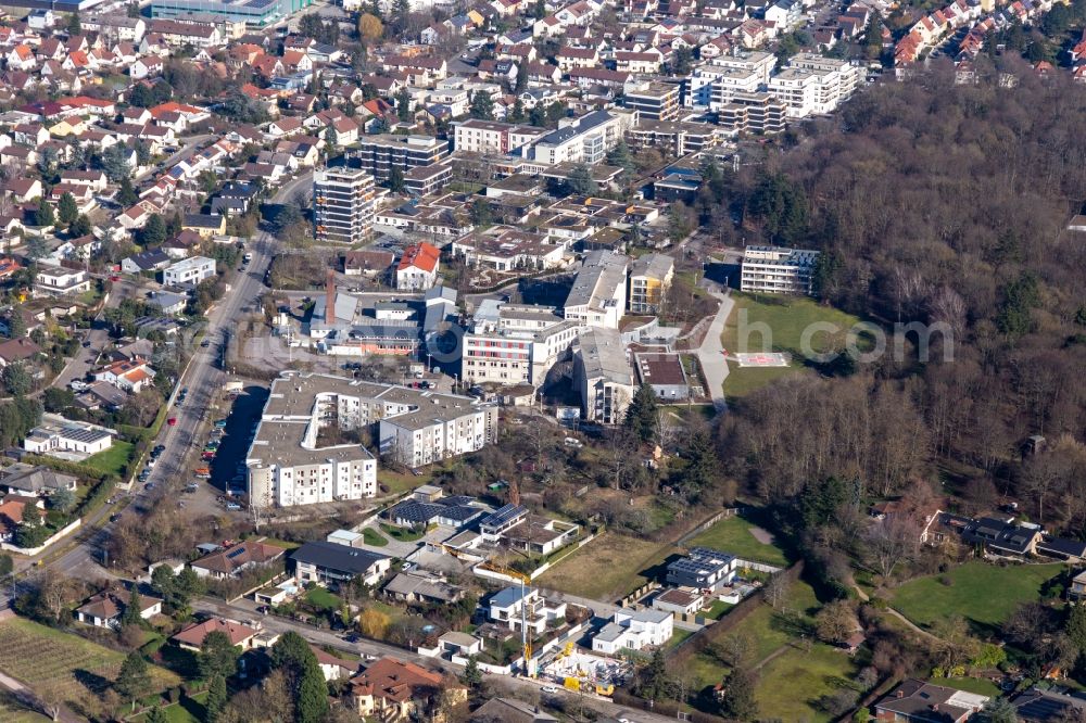 Landau in der Pfalz from the bird's eye view: Hospital grounds of the Clinic Klinikum Landau-Suedliche Weinstrasse GmbH and Studentenwohnheim in Landau in der Pfalz in the state Rhineland-Palatinate, Germany