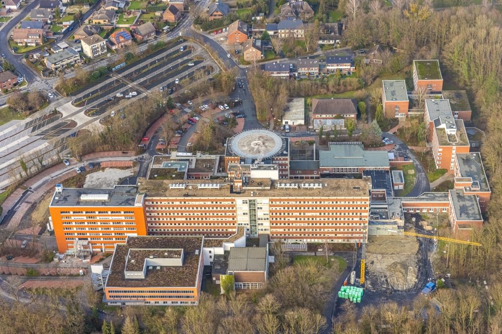 Aerial photograph Hamm - Clinic of the hospital grounds of St. Barbara hospital in the Heessen part of Hamm in the state of North Rhine-Westphalia
