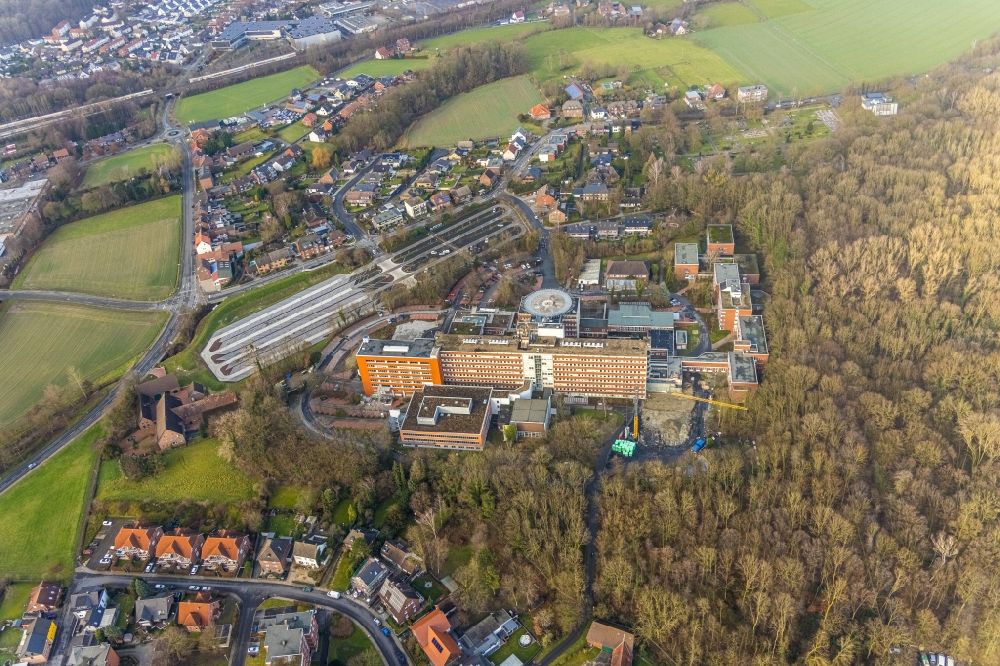 Hamm from above - Clinic of the hospital grounds of St. Barbara hospital in the Heessen part of Hamm in the state of North Rhine-Westphalia