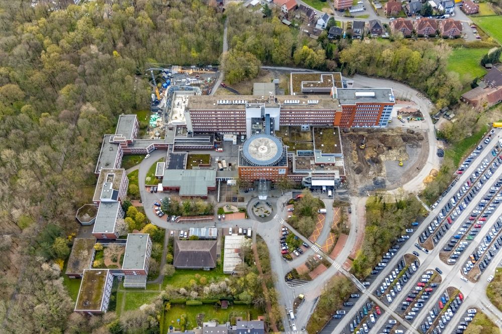 Hamm from above - Clinic of the hospital grounds of St. Barbara hospital in the Heessen part of Hamm at Ruhrgebiet in the state of North Rhine-Westphalia, Germany