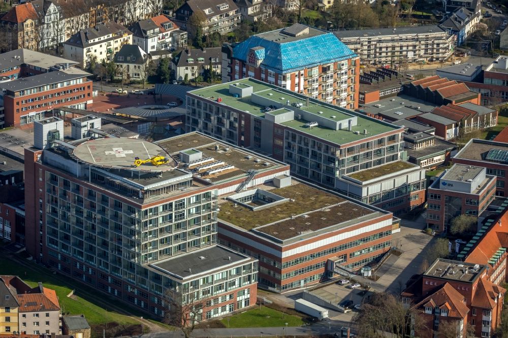 Aerial photograph Bochum - Hospital grounds of the Clinic BG Universitaetsklinikum Bergmannsheil Bochum on Buerkle-de-la-Conp-Platz in the district Bochum Sued in Bochum in the state North Rhine-Westphalia, Germany