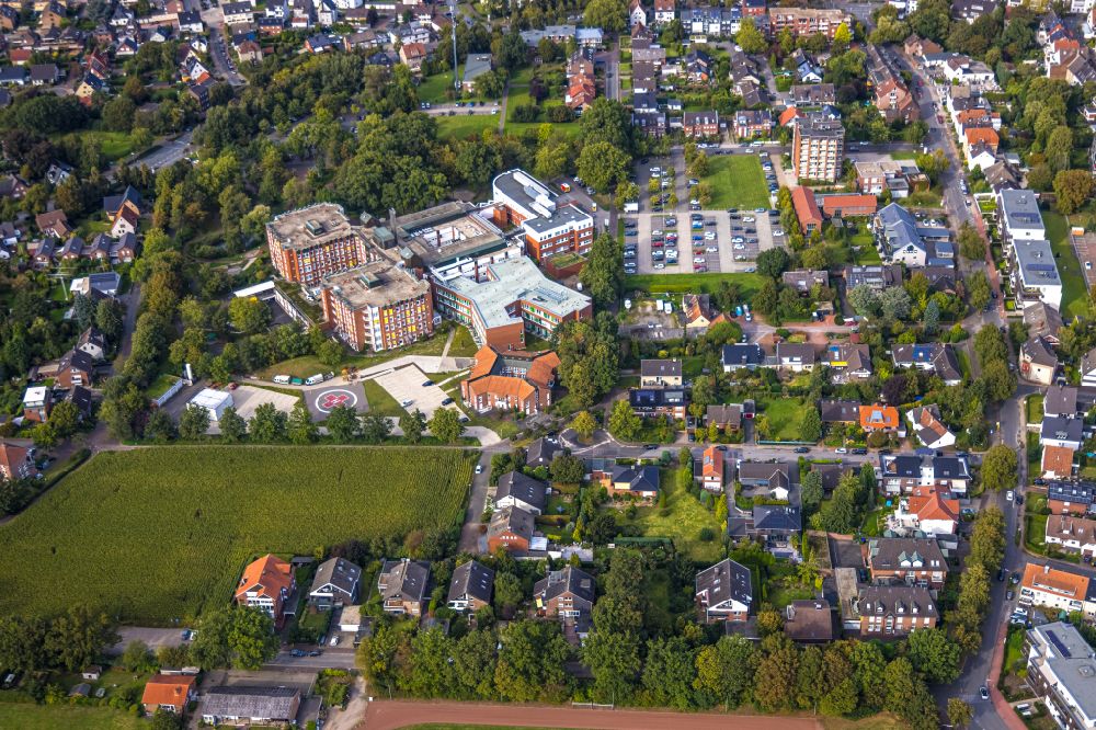 Aerial image Dorsten - Hospital grounds of the Clinic St Elisabeth-Krankenhaus Dorsten on Pfarrer-Wilhelm-Schmitz-Strasse in the district Hardt in Dorsten in the state North Rhine-Westphalia, Germany