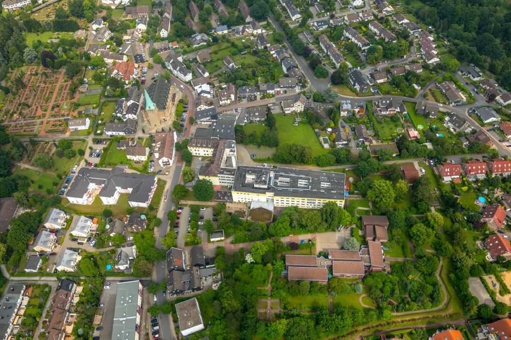 Aerial photograph Niederwenigern - Hospital grounds of the Clinic St. Elisabeth-Krankenhaus Hattingen-Niederwenigern in Niederwenigern in the state North Rhine-Westphalia, Germany