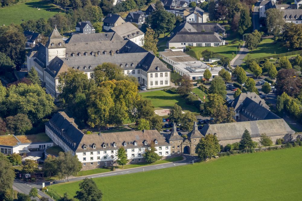 Aerial photograph Grafschaft - Clinic of the hospital grounds Fachkrankenhaus Kloster Grafschaft an der Annostrasse in Grafschaft in the state North Rhine-Westphalia