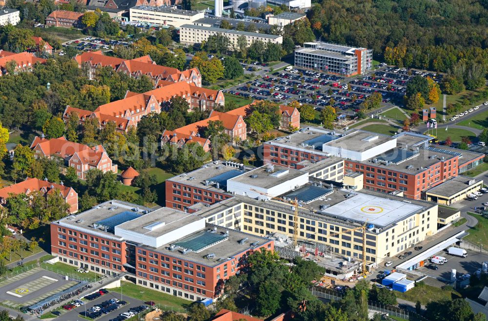 Aerial photograph Berlin - Hospital grounds of the Clinic Helios Klinikum Berlin-Buch on Schwanebecker Chaussee in the district Buch in Berlin, Germany