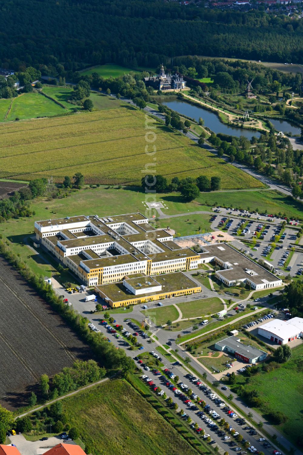 Aerial image Gifhorn - Hospital grounds of the Clinic Helios Klinikum Gifhorn on street Campus in the district Gamsen in Gifhorn in the state Lower Saxony, Germany