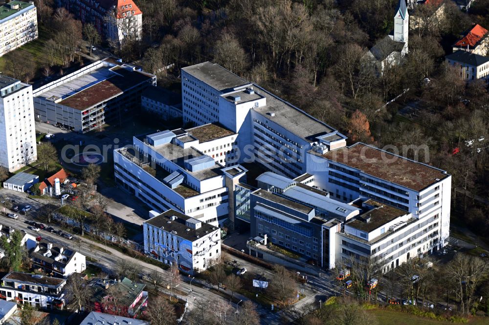 Aerial image München - Hospital grounds of the Clinic Helios Klinikum Muenchen West in the district Pasing-Obermenzing in Munich in the state Bavaria, Germany
