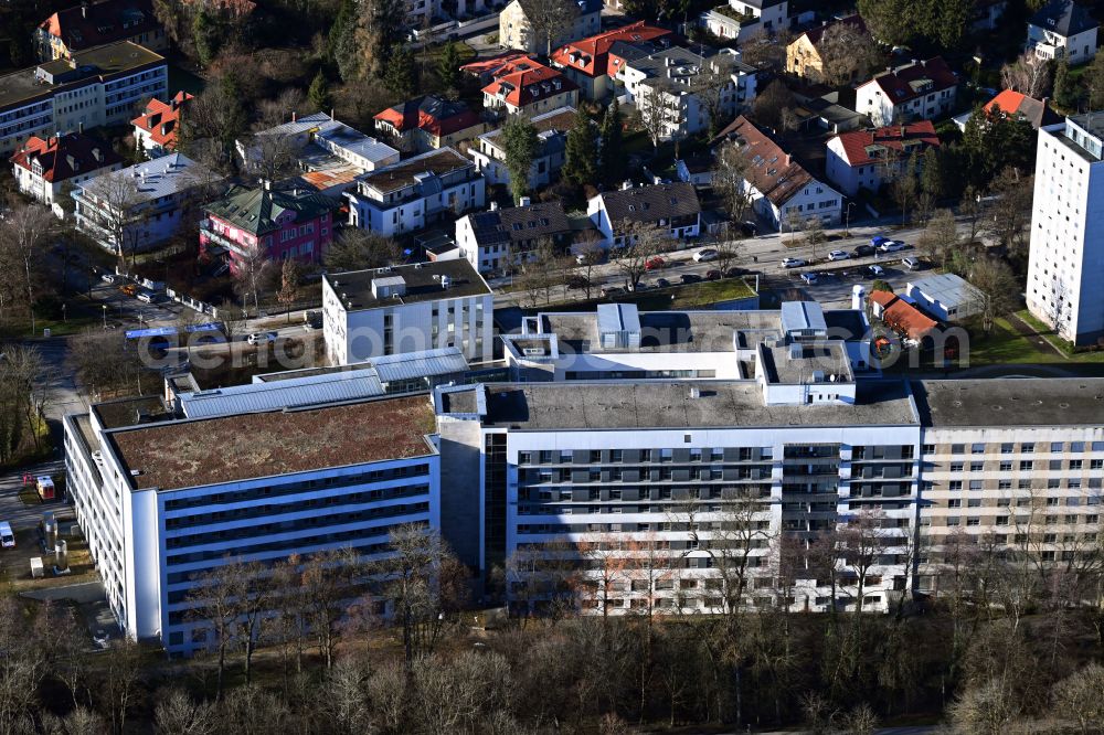 München from above - Hospital grounds of the Clinic Helios Klinikum Muenchen West in the district Pasing-Obermenzing in Munich in the state Bavaria, Germany