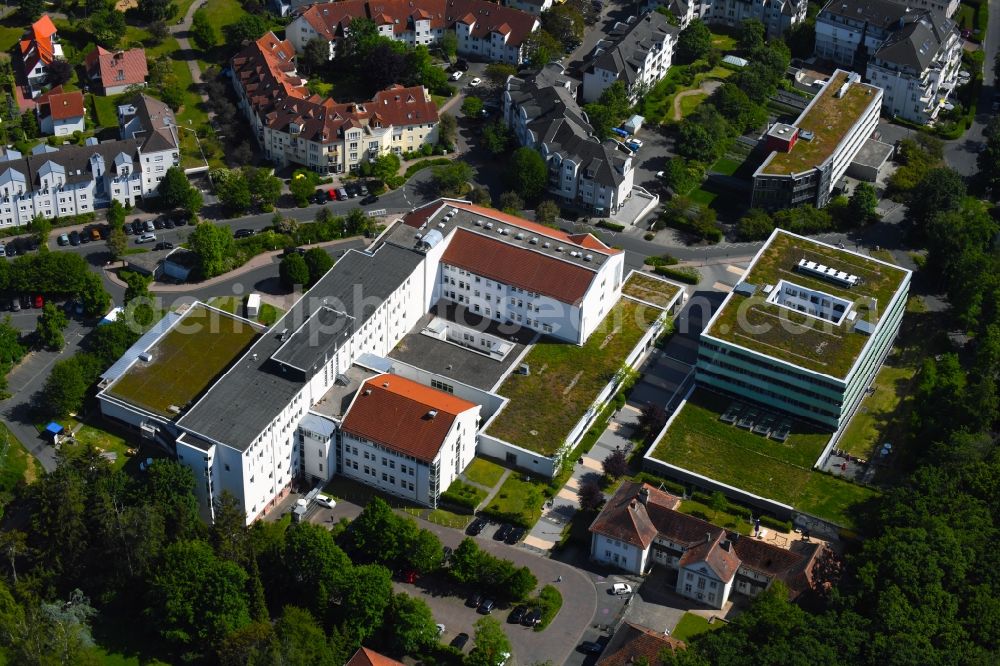 Aerial image Bad Nauheim - Hospital grounds of the Clinic Hochwaldkrankenhaus on Chaumont-Platz in the district Schwalheim in Bad Nauheim in the state Hesse, Germany