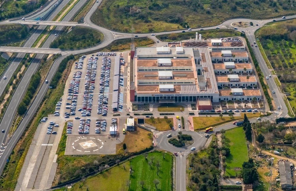 Aerial photograph Inca - Clinic premises of the Hospital Comarcal da??Inca on Carrer LlubA? in Inca in the Balearic island of Mallorca, Spain