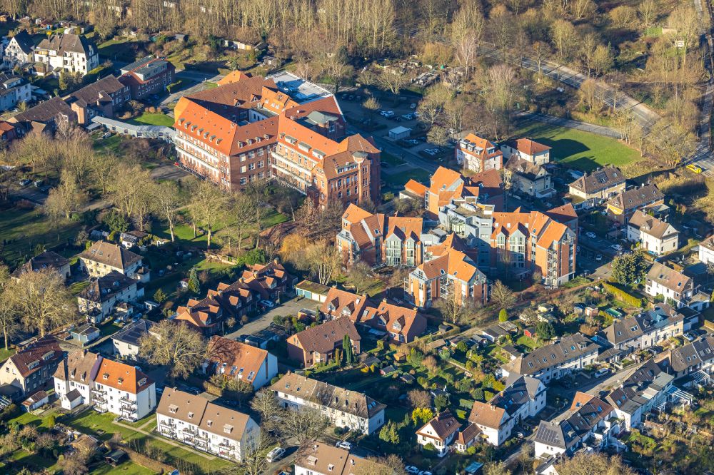 Aerial image Dortmund - Hospital grounds of the Clinic Huettenhospital on street Am Marksbach in the district Benninghofen in Dortmund at Ruhrgebiet in the state North Rhine-Westphalia, Germany