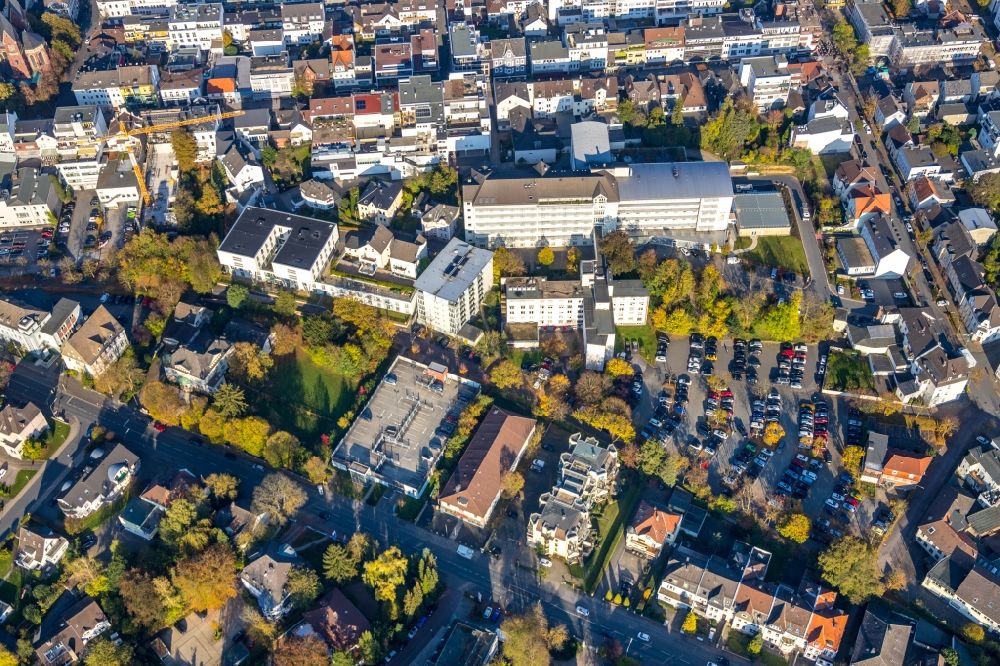 Aerial image Arnsberg - Hospital grounds of the Clinic of St. Johannes-Hospital on Springufer in the district Neheim in Arnsberg in the state North Rhine-Westphalia, Germany