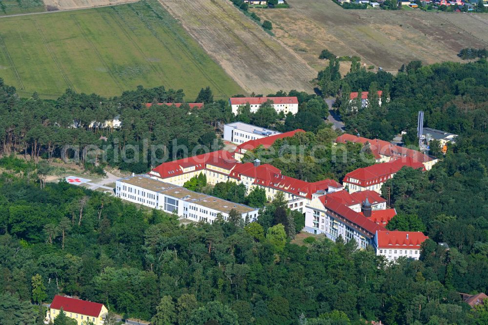 Aerial photograph Treuenbrietzen - Hospital grounds of the Clinic Johanniter-Krankenhaus on street Johanniterstrasse in Treuenbrietzen in the state Brandenburg, Germany