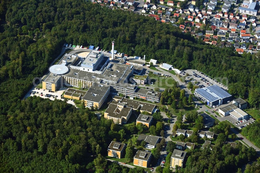 Aerial photograph Heidenheim an der Brenz - Hospital grounds of the Clinic of Kliniken Landkreis Heidenheim on Schlosshaustrasse in the district Reutenen in Heidenheim an der Brenz in the state Baden-Wuerttemberg, Germany