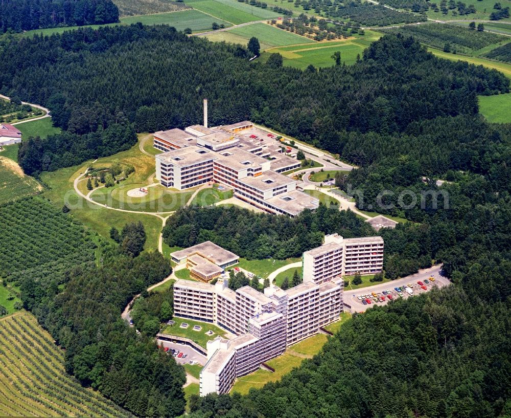 Aerial image Friedrichshafen - Hospital grounds of the Clinic Klinikum Friedrichshafen in the district Manzell in Friedrichshafen in the state Baden-Wuerttemberg, Germany