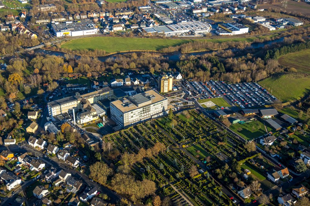Aerial photograph Arnsberg - Hospital grounds Klinikum Hochsauerland - Karolinen-Hospital in the district Huesten in Arnsberg at Sauerland in the state North Rhine-Westphalia, Germany