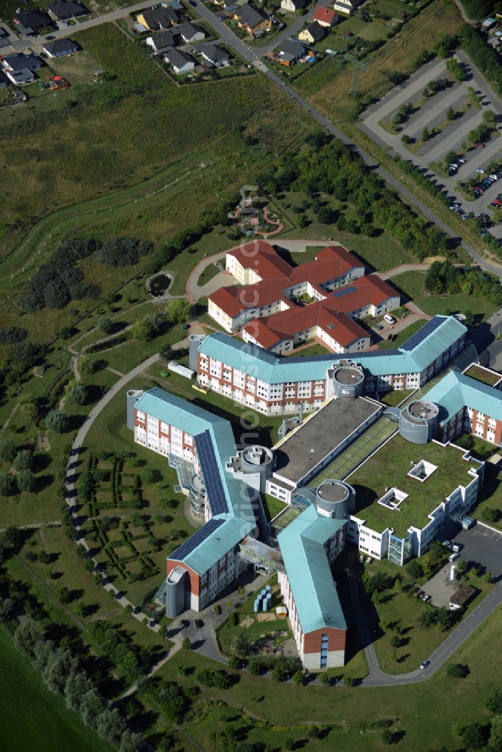Aerial photograph Güstrow - Clinic of the hospital grounds KMG Klinikum in Guestrow in the state Mecklenburg - Western Pomerania