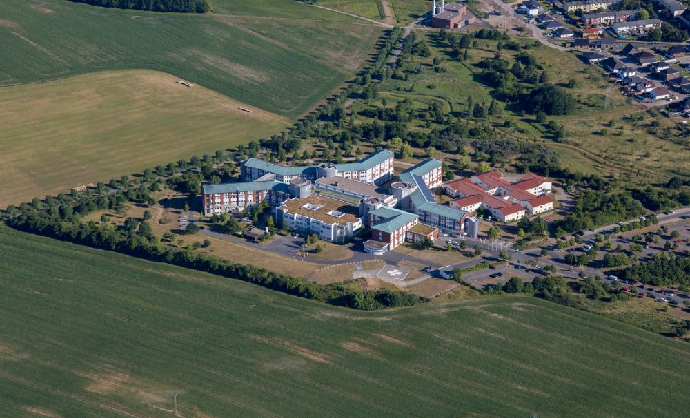 Aerial photograph Güstrow - Clinic of the hospital grounds KMG Klinikum in Guestrow in the state Mecklenburg - Western Pomerania