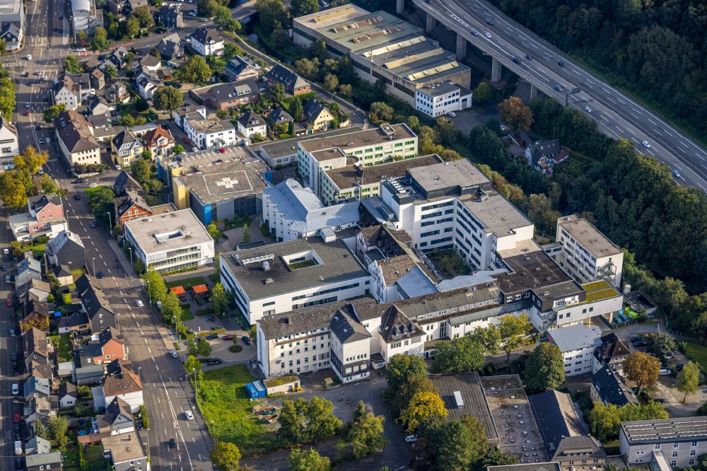 Aerial image Siegen - Hospital grounds of the Clinic Kreisklinikum Siegen on Weidenauer Strasse in Siegen in the state North Rhine-Westphalia, Germany