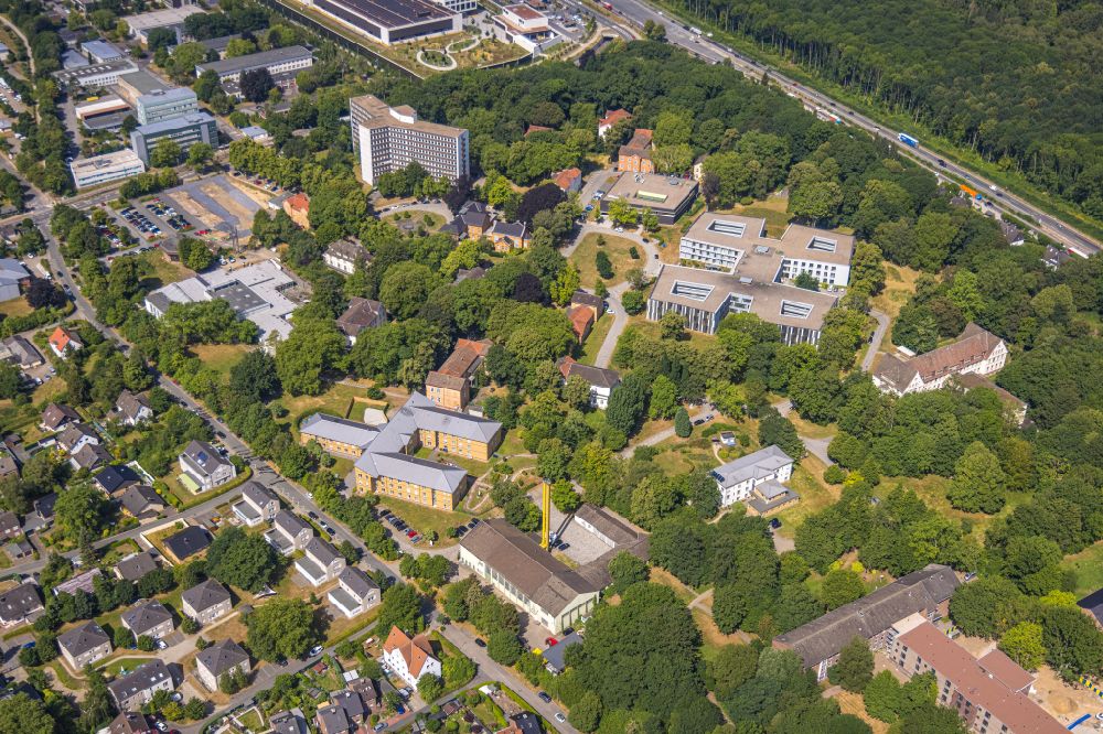 Aerial image Dortmund - Hospital grounds of the Clinic LWL - clinic and psychosomatic emergency ambulance near Westfalendamm in Dortmund at Ruhrgebiet in the state North Rhine-Westphalia